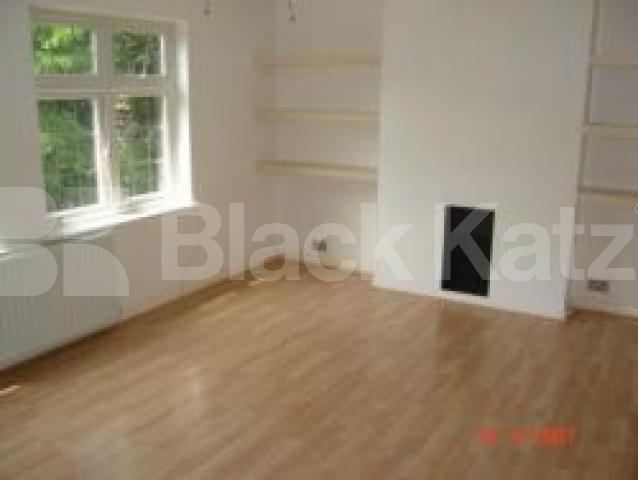 			A MUST SEE!!!, 2 Bedroom, 1 bath, 1 reception Flat			 East End Road, FINCHLEY CENTRAL N3